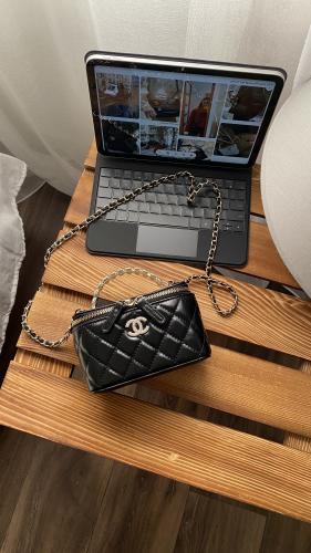 CHANEL شانيل- Vanity leather crossbody bag