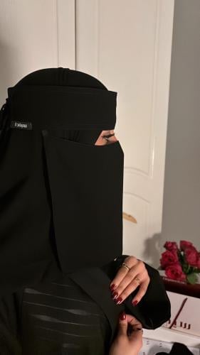 نقاب بمطاط مستقيم