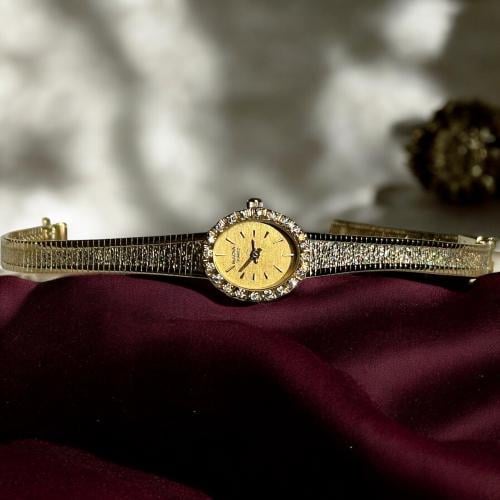 ساعة فنتج نادرة من دار Bulova، مطلية بالذهب ، ومرص...