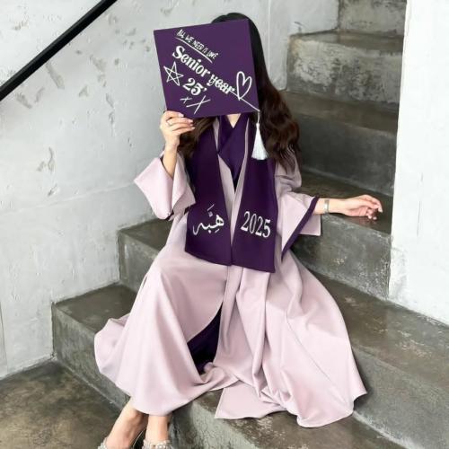 عبايات تخرج 2025 بالاسم والعبارة وسنة التخرج وشعار...