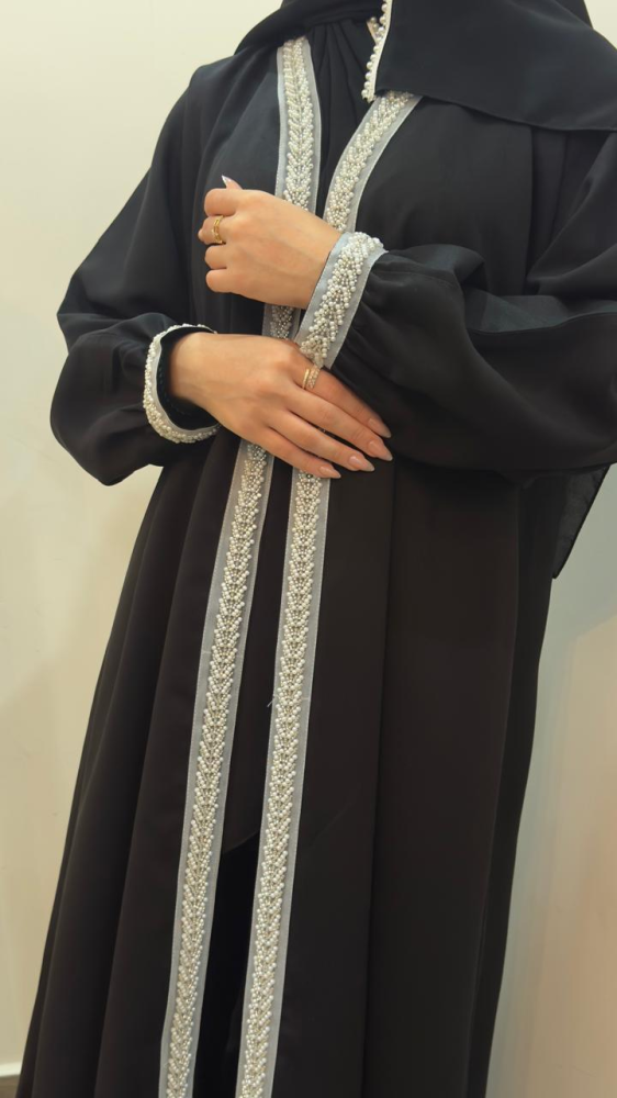 عباية الشيخه كريب كتان مطرزه