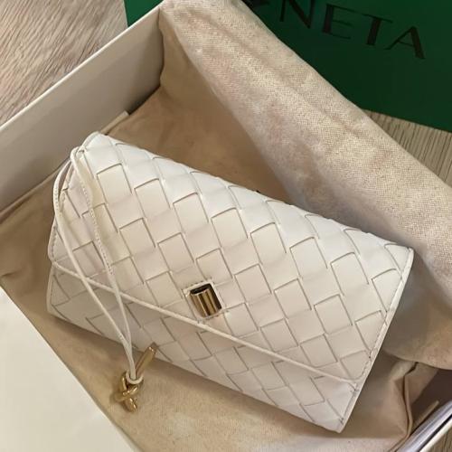 Botte Long clutch with top handle in braided leath...
