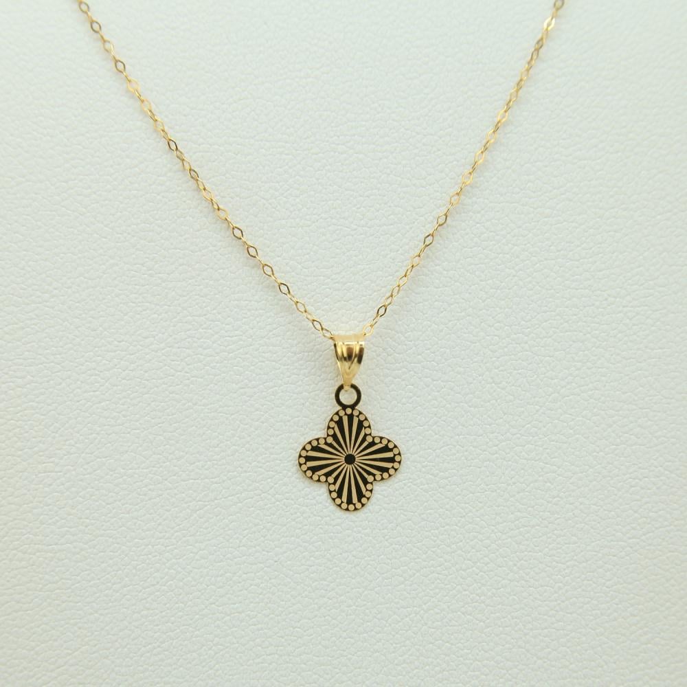 تعليقة ذهب عيار 21 تظهر تفاصيل نقش النخيل ولمعان الذهب