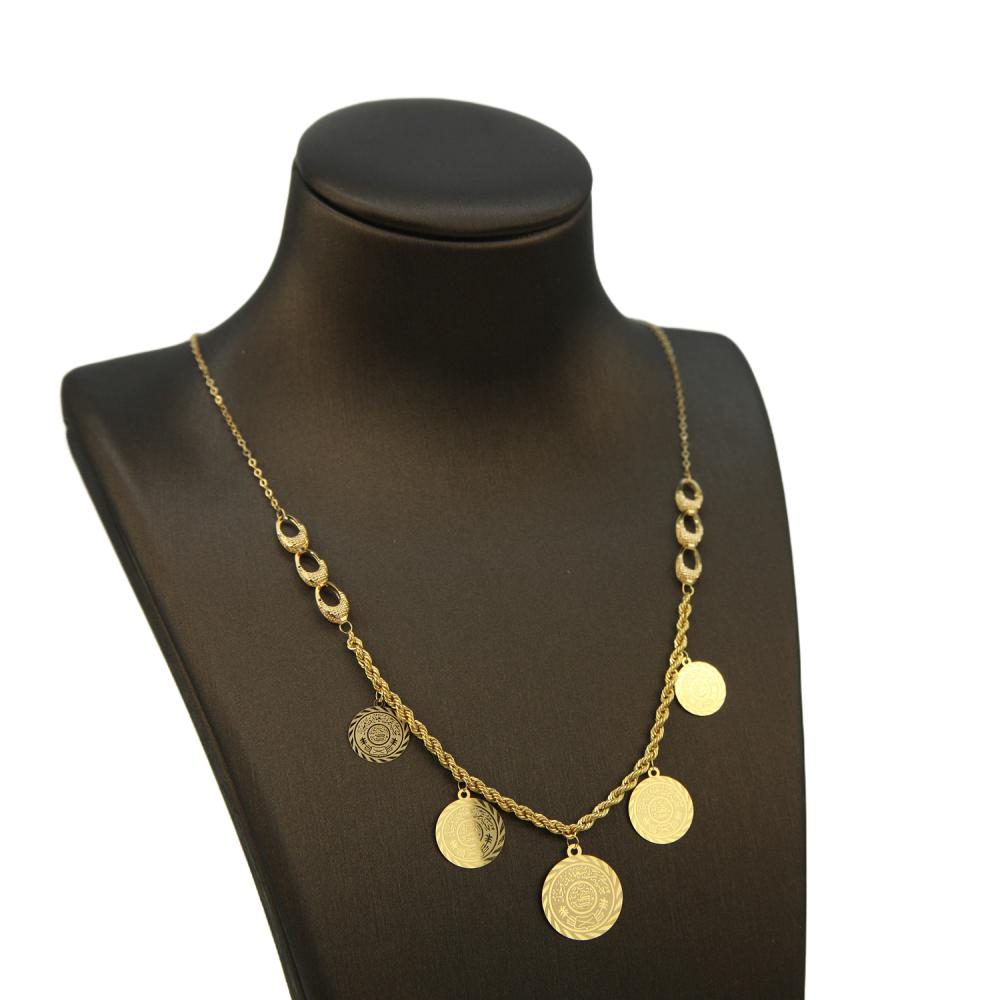 تفاصيل جانبية لعقد ذهب عيار 21 بنقوش دائرية ولمسة فاخرة