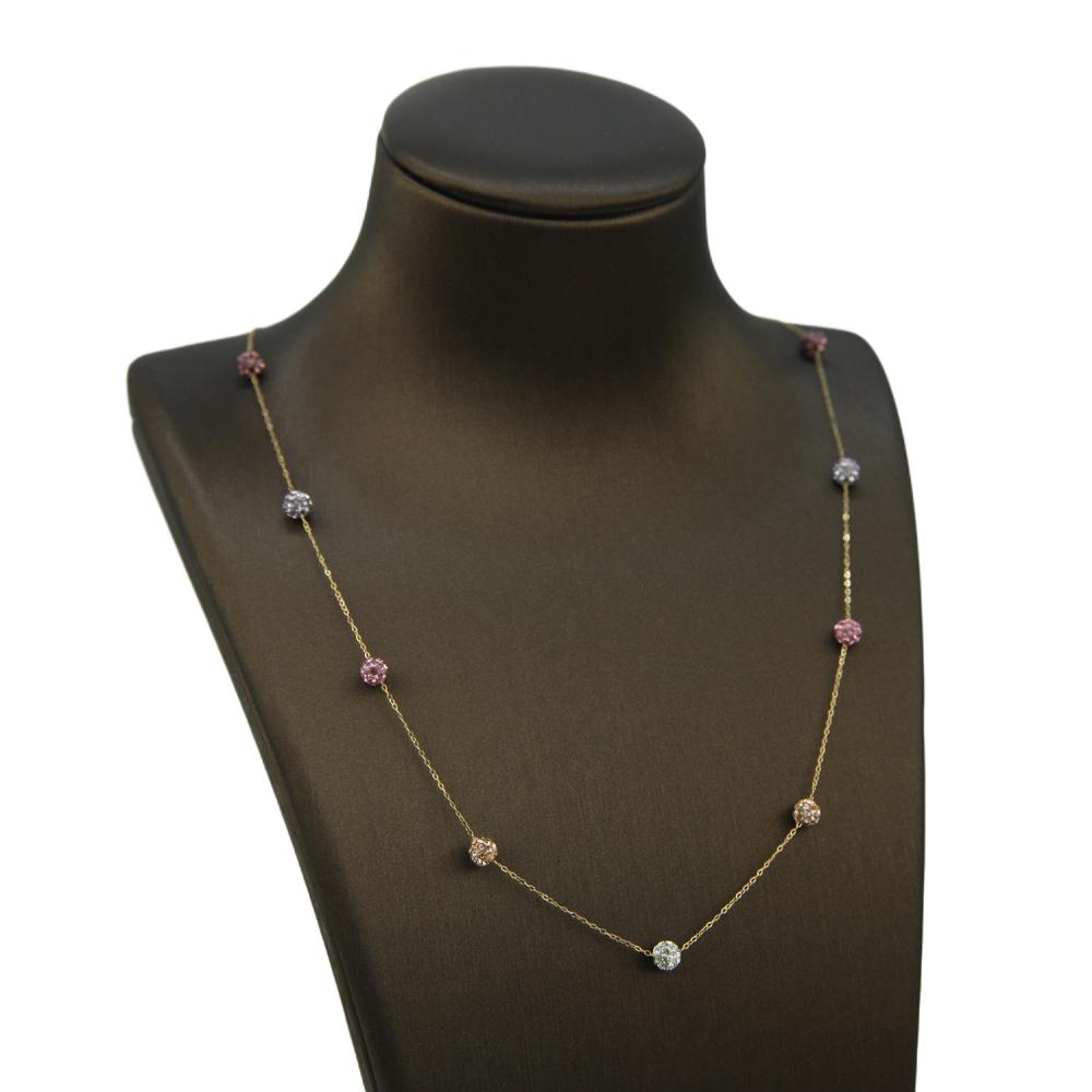 تفاصيل جانبية لعقد ذهب عيار 18 بتناسق لوني ولمسة أنيقة