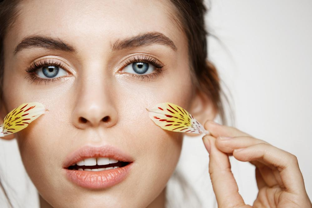 كيف تعرفين أن العدسات مريحة لعينيك؟ علامات مهمة