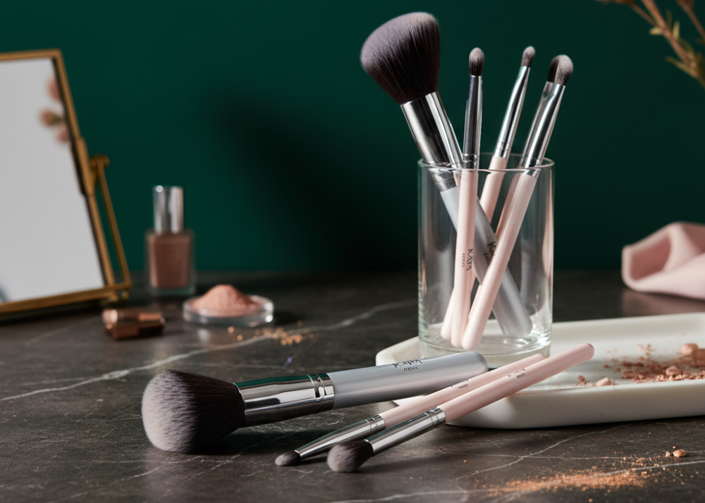 أنواع فرش المكياج واستخدام كل فرشاة