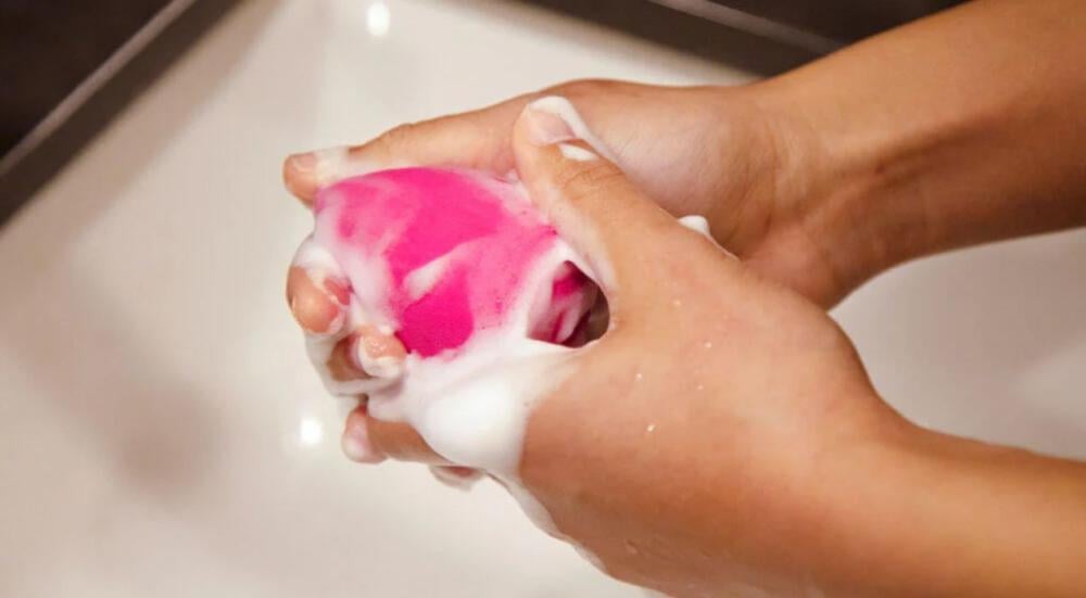 How-to-clean-the-beauty-blender