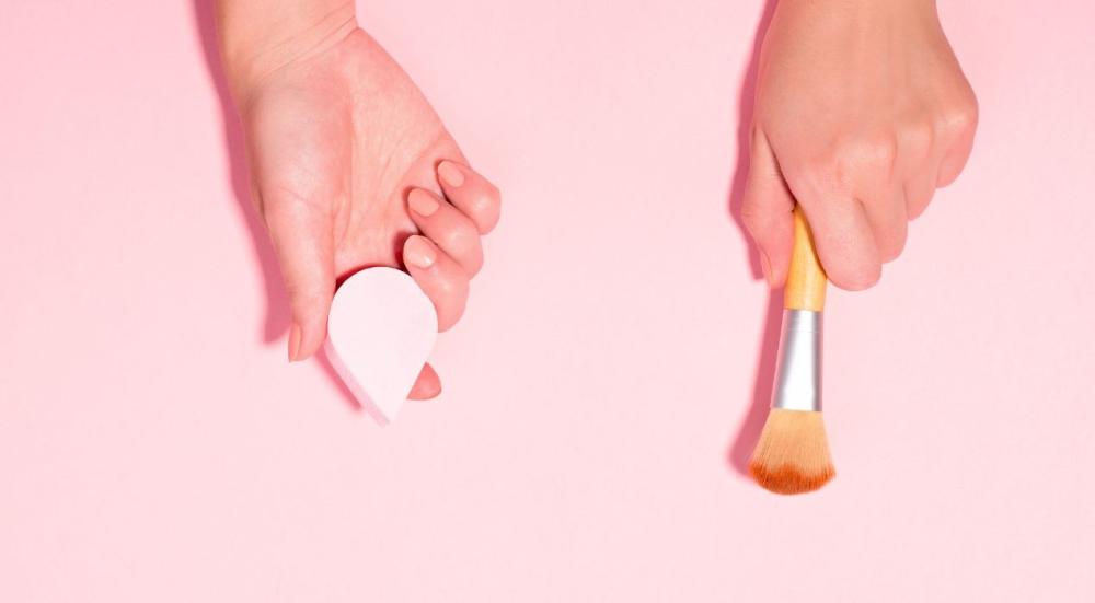 Brush-or-beauty-blender