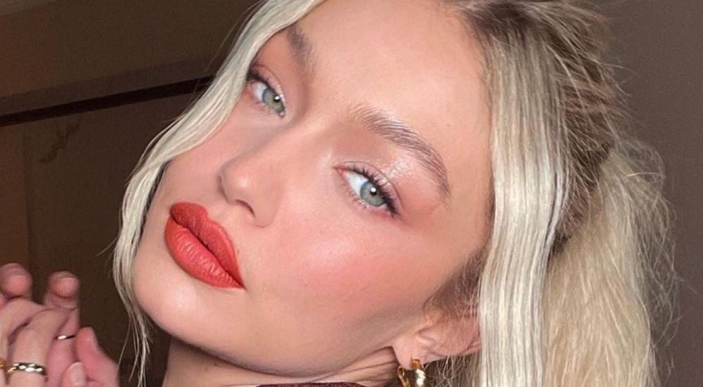 How-do-I-know-the-right-lipstick-color-for-me