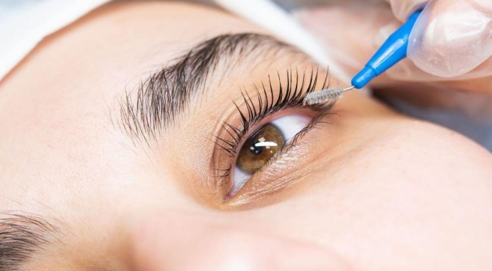 Lash-lifting-technique
