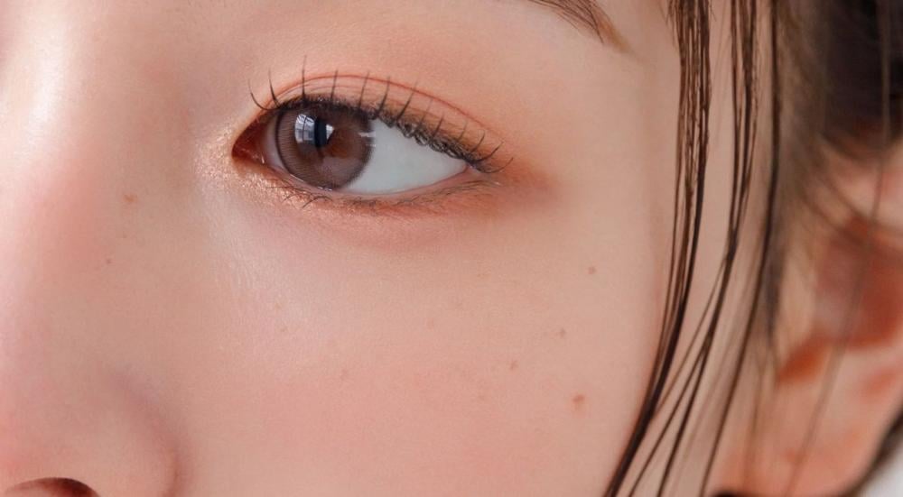 Contact-lens-color-for-small-eyes