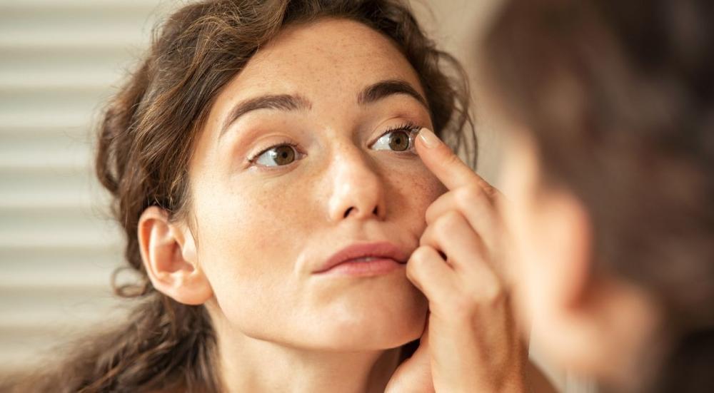 Suitable-contact-lens-color-for-wheatish-skin