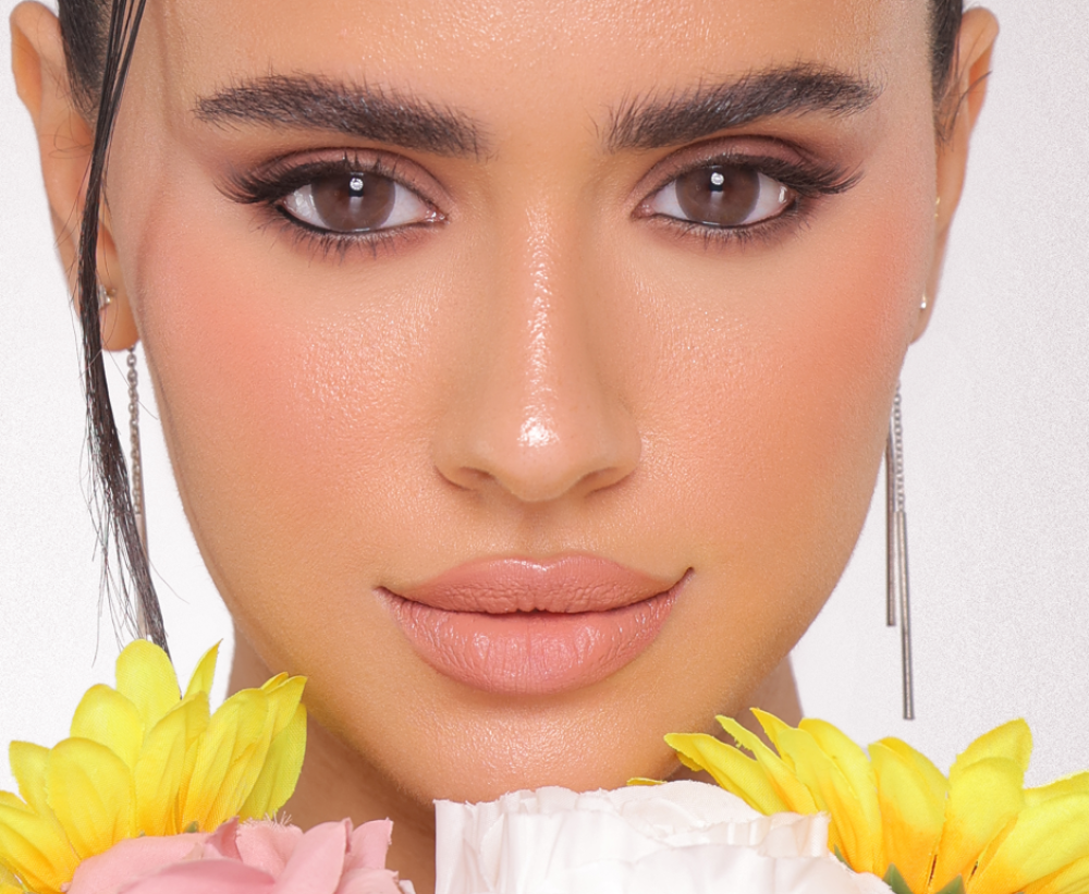 كيف تختارين لون العدسات المناسب للون بشرتك؟