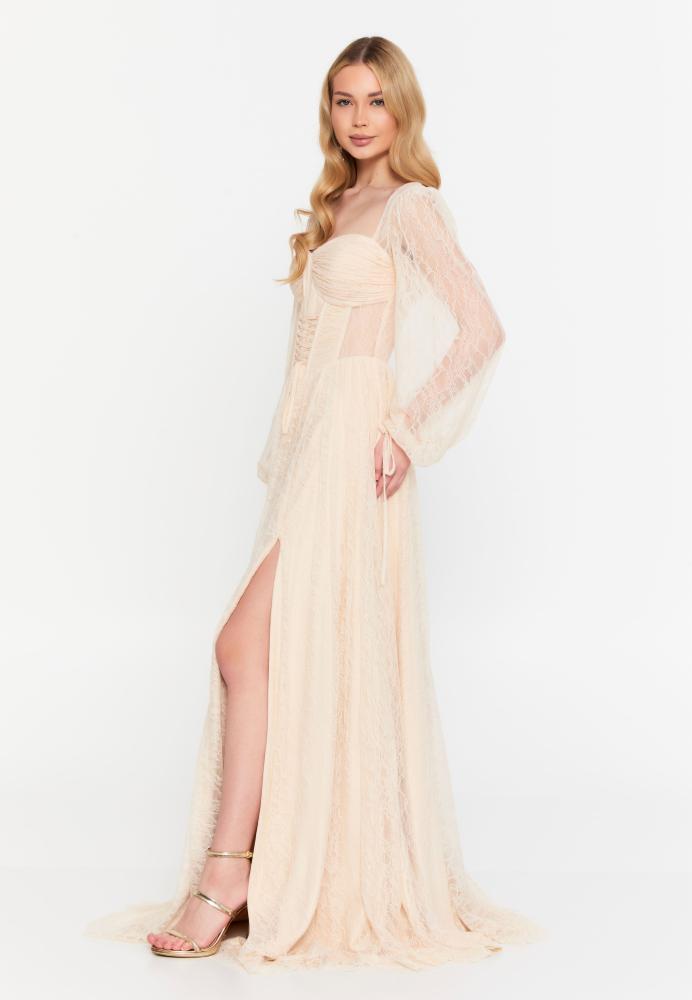 فستان دانتيل طويل