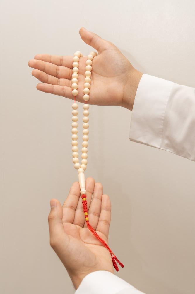 مسباح نور  بكلايت كريمي كركوشة حمرا