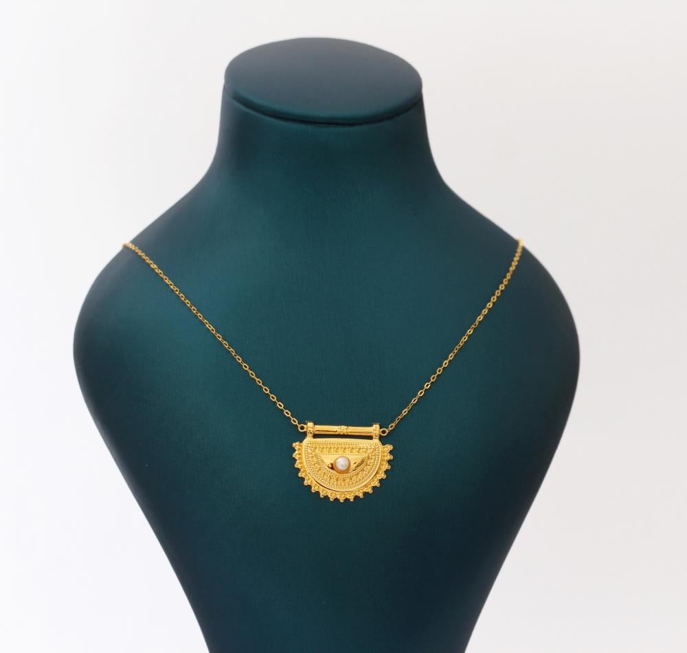 عقد تصميم البراشي وسط ذهب عيار 21