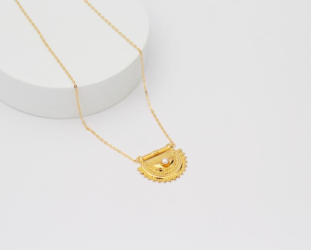 عقد تصميم البراشي وسط ذهب عيار 21