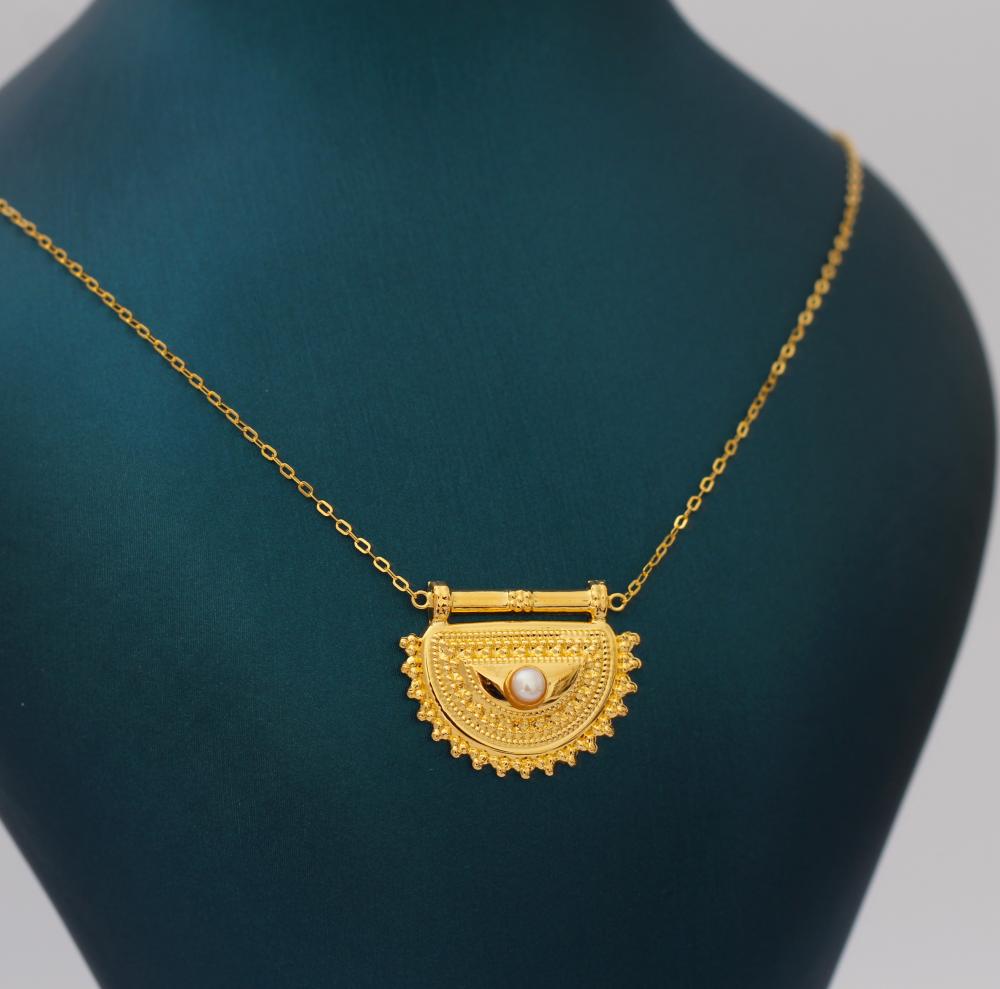 عقد تصميم البراشي وسط ذهب عيار 21