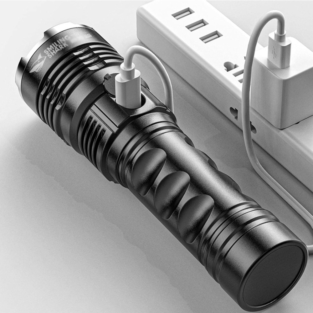 كشاف قوي جداً لإضاءة LED ساطعة قابل لإعادة الشحن