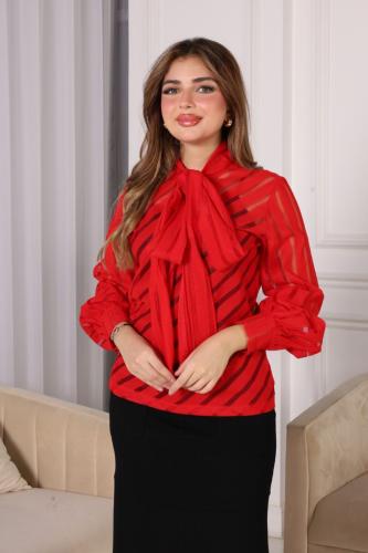 بلوزة احمر بربطة