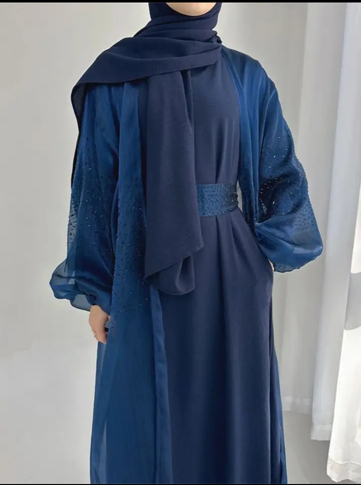 أزرق