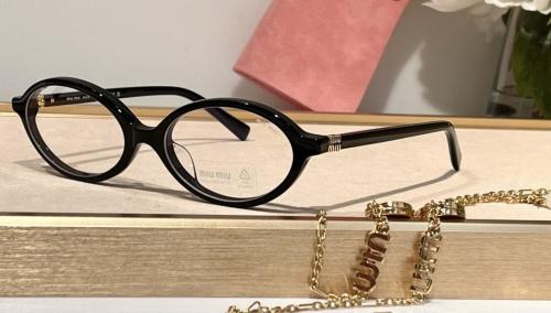 Miu miu شفافه
