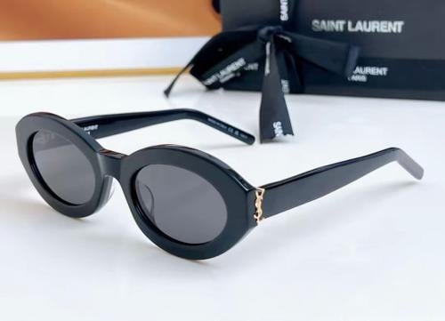 نظارة Saint Laurent ماستر