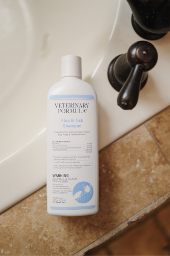 Veterinary Formula - Flea and Tick Shampoo for Dogs
