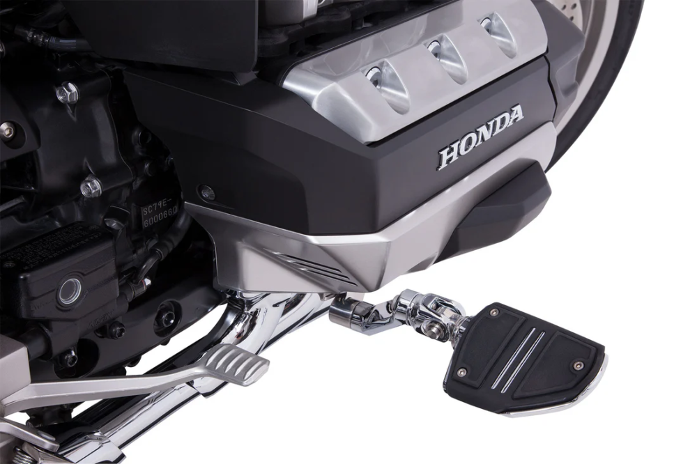 WAY ADJUSTABLE HIGHWAY PEG MOUNTS تريحة الارجل قولدسترايك كروم/اسود 18-24