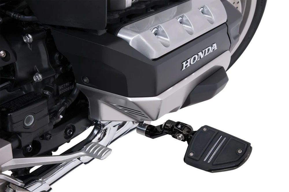 WAY ADJUSTABLE HIGHWAY PEG MOUNTS تريحة الارجل قولدسترايك كروم/اسود 18-24