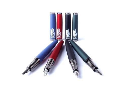 قلم المثنى للخط العربي(M1) (مفرد) مقاس1.5 ملم (اللون الخارجي ازرق)