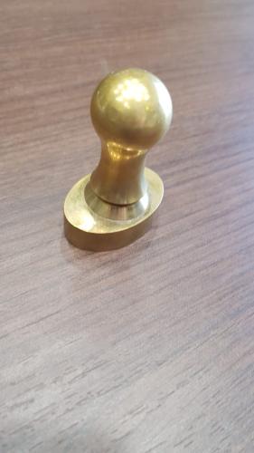 ختم نحاسي بيضاوي 4.5 سم في 3سم (  المحامي والموثق تركي بن بريكان الجعيد )