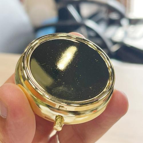 محبره مقاس 3.9 محمولة  لون ذهبي