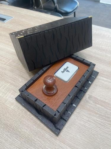 4 cm ختم خشبي فاخر مع علبة جلد فاخرة