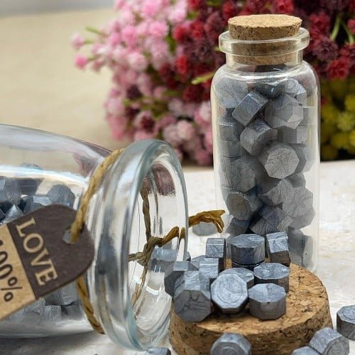 علبة شمع لون رصاصي