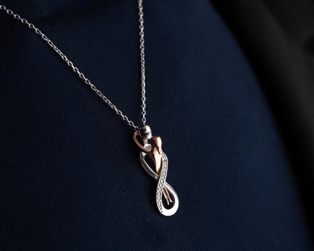 قلادة انفينتي