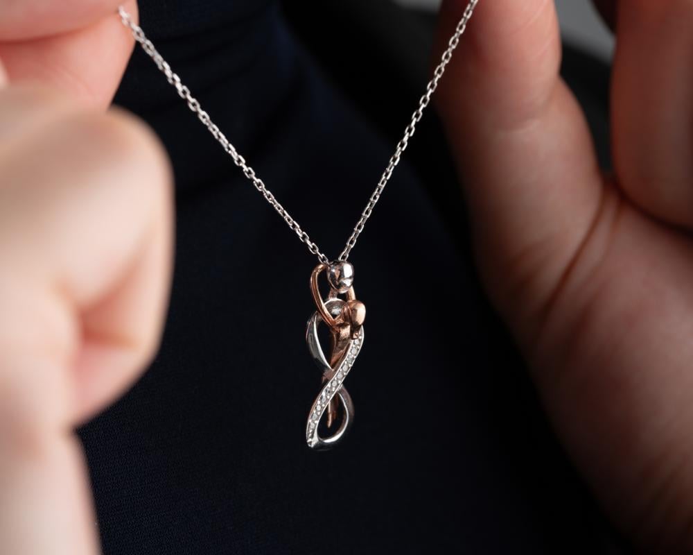 قلادة انفينتي