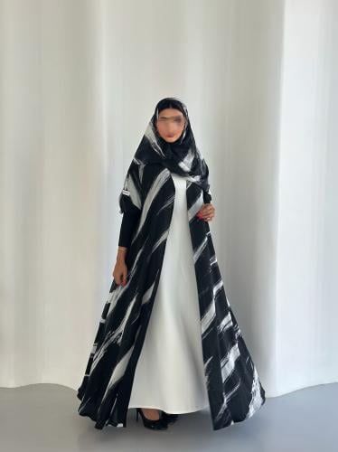 عباية لينا