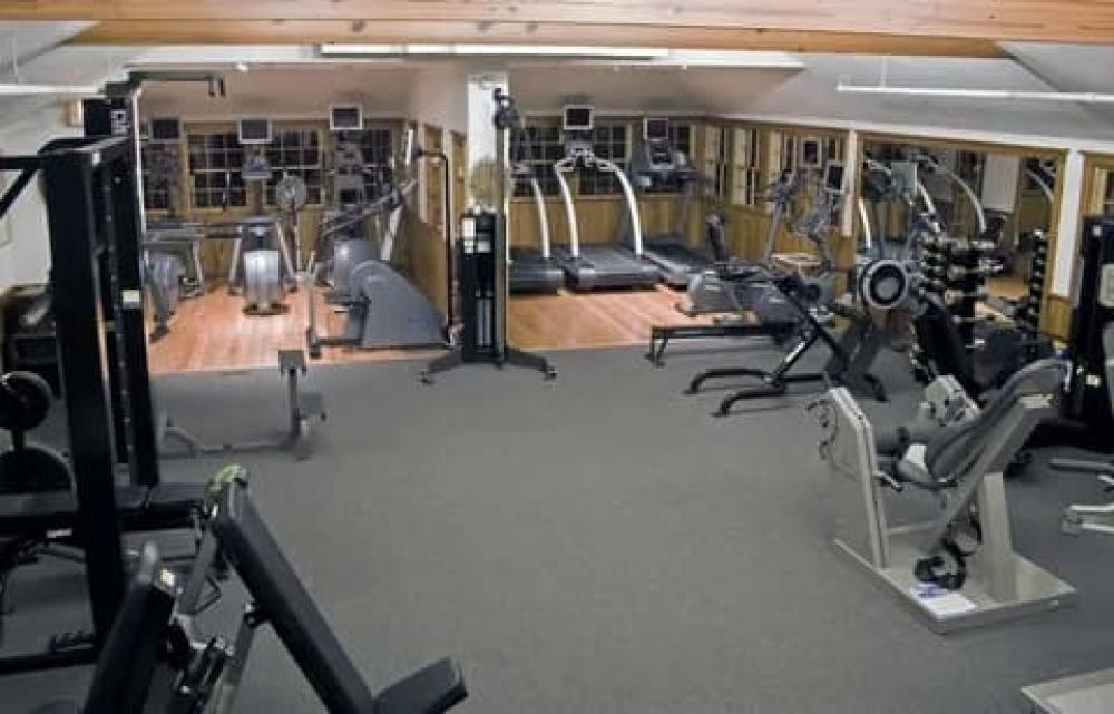 نادي نسائي صباحي للنساء العاملات: خيار مثالي لصحة أفضل ونشاط يومي متوا