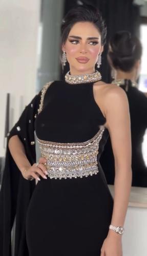 فستان اسود