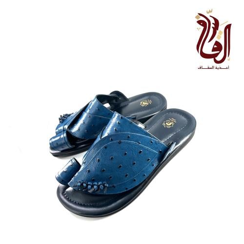 حذاء شرقي ازرق