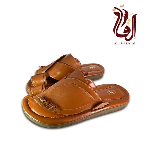 حذاء شرقي مرتفع