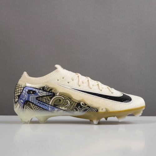 جزمة كرة قدم Nike