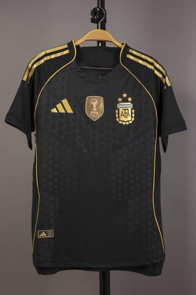 طقم منتخب الارجنتين 2025/2026