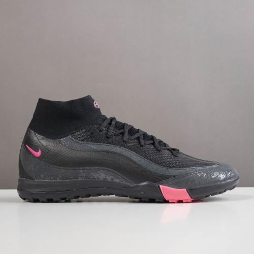 جزمة كرة قدم Nike