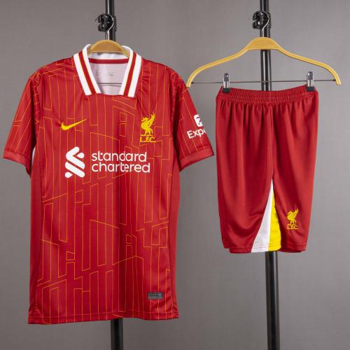 طقم ليفربول الاساسي 2024/2025