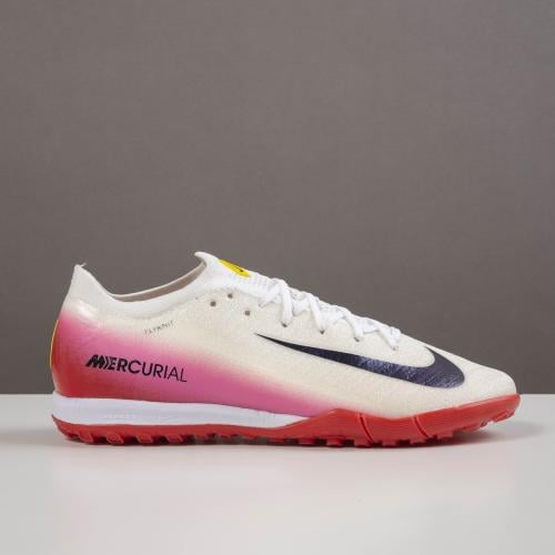 جزمة كرة قدم Nike