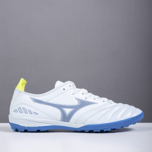 جزمة كرة قدم Mizuno