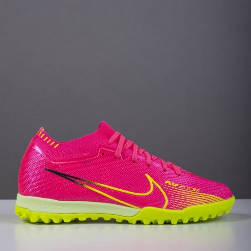 جزمة كرة قدم Nike